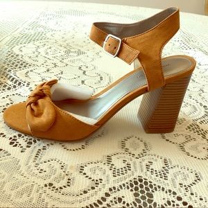 Beautiful gingered colored open toe suede